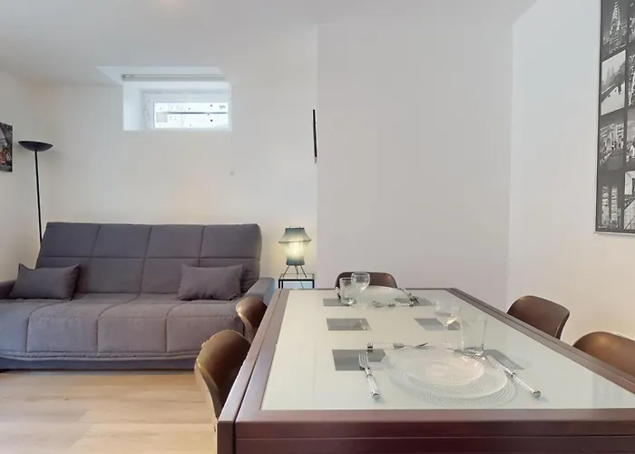 Апартаменты De Georges Avec Parking Кольмар