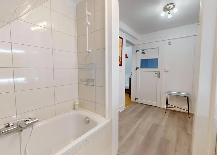 Апартаменты De Georges Avec Parking *