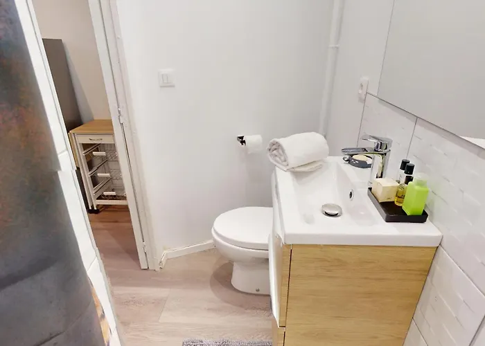 Апартаменты De Georges Avec Parking